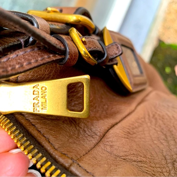 PRADA Cervo Shine Hobo in Brown (Teak) - Large - Picture 4 of 12